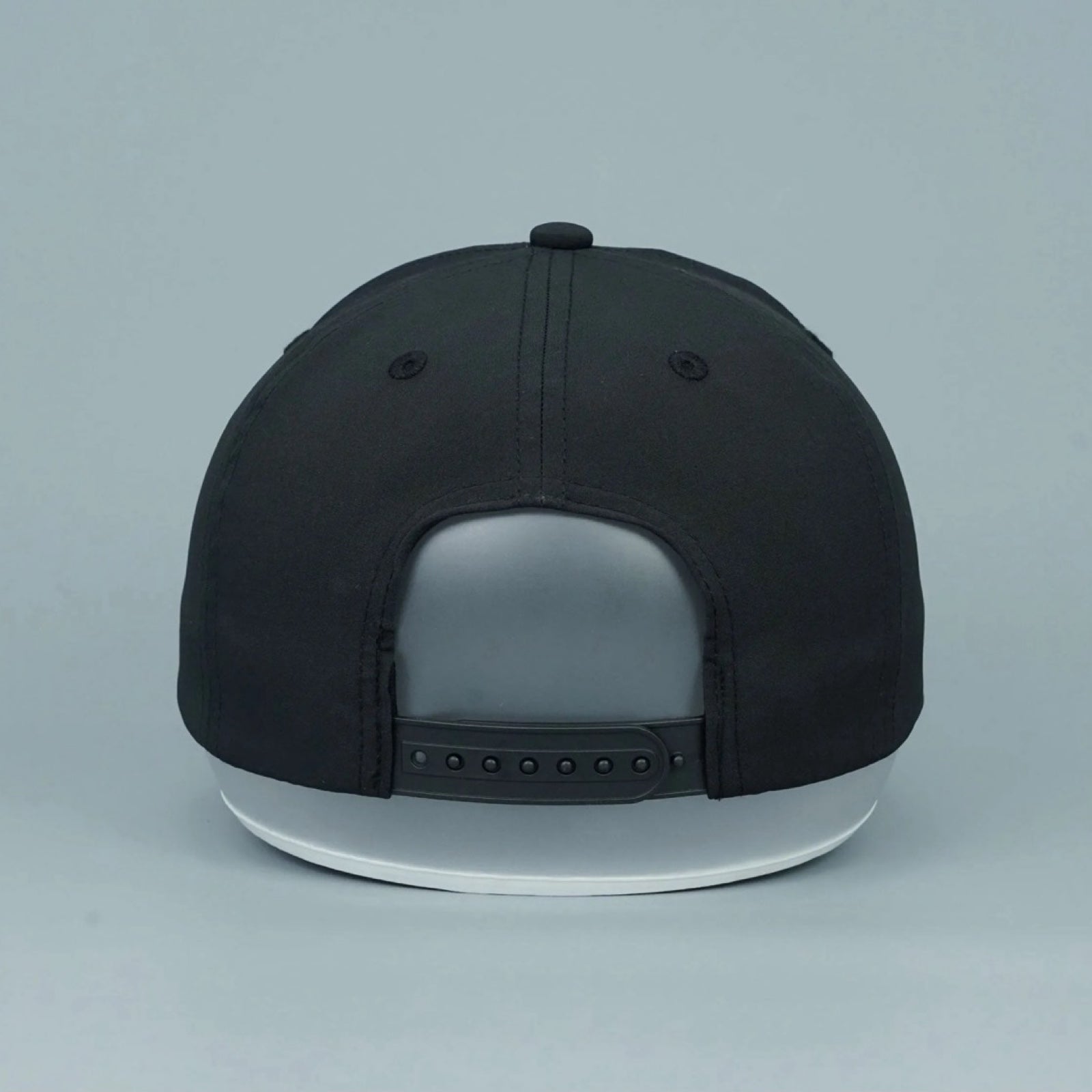 18 SERIES BLACK/WHITE SIGNATURE PREMIUM A - FRAME SNAPBACK HAT 2.0 - Rich & Rare