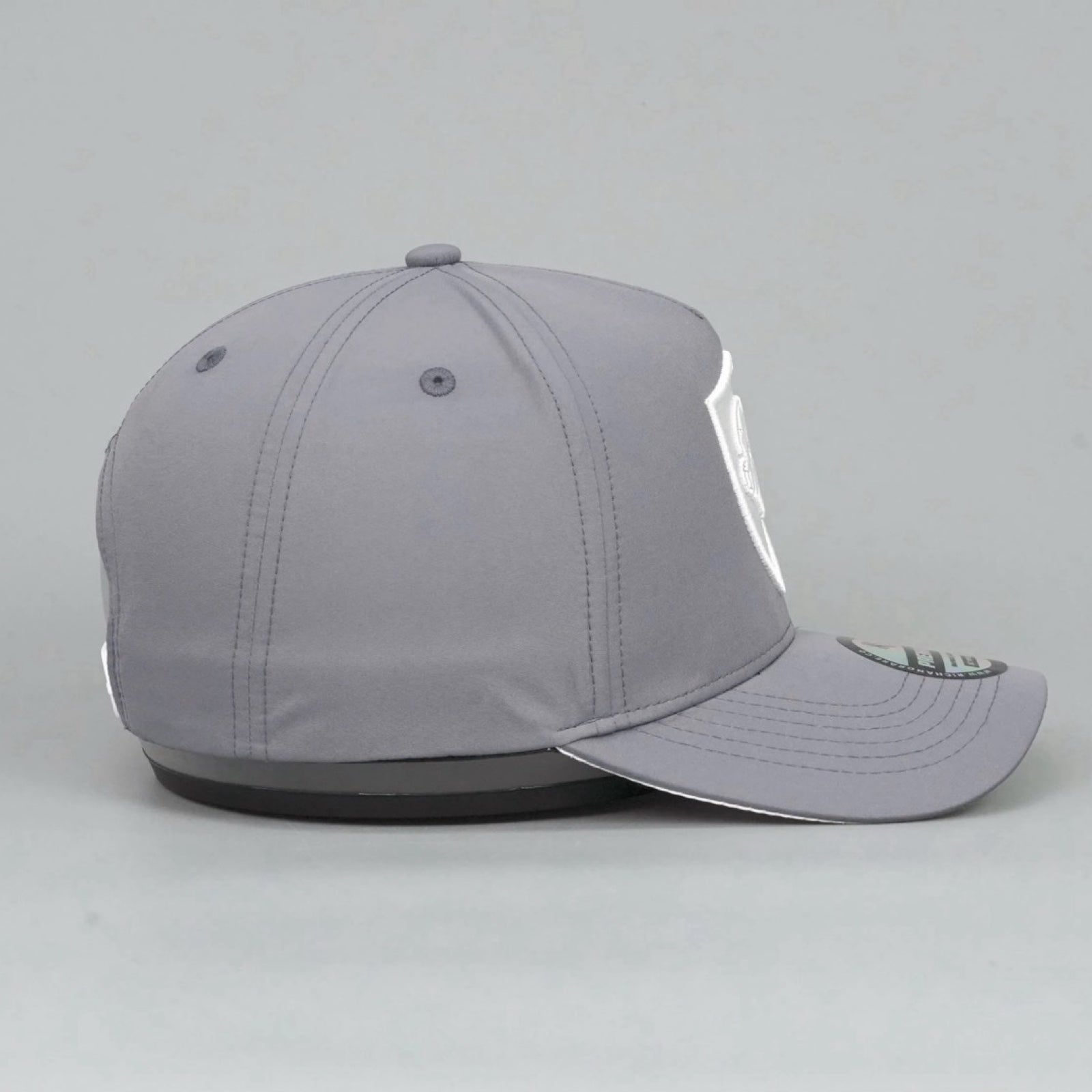 18 SERIES GREY/WHITE PREMIUM A - FRAME SNAPBACK HAT 2.0 - Rich & Rare