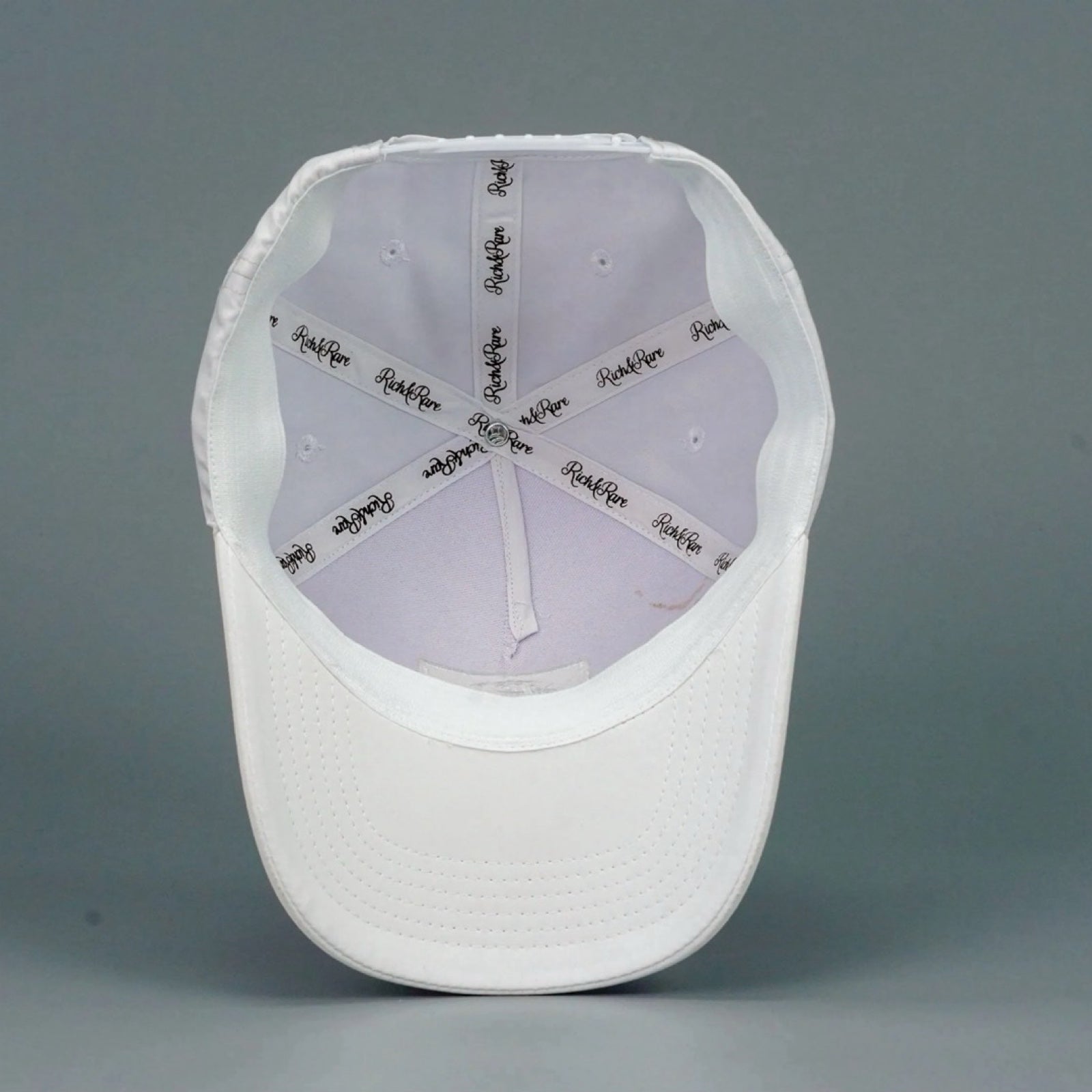 18 SERIES LIGHT GREY/WHITE PREMIUM A - FRAME SNAPBACK HAT 2.0 - Rich & Rare