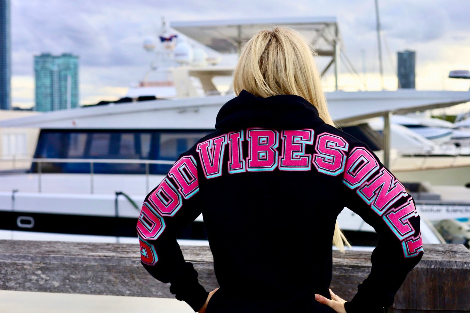 GOOD VIBES ONLY HOODIE BLACK/PINK/TEAL - Rich & Rare